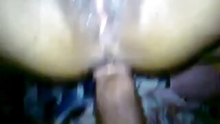 ತಾಜಾ ಮಾದಕ ದೇಹವನ್ನು ಹೊಂದಿರುವ ಆಕರ್ಷಣೀಯ ಹದಿಹರೆಯದ ಮರಿಯನ್ನು ಹಾರ್ಡ್ ಓಲ್ಡ್ ಫಾರ್ಟ್ ಅನ್ನು ತಿರುಗಿಸಲಾಗುತ್ತದೆ