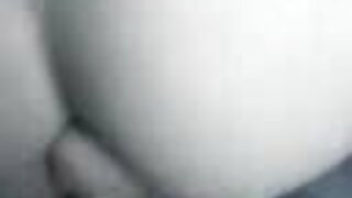 ಕೊಂಬಿನ ಹುಚ್ಚು ಸೊಗಸುಗಾರ 21 ವರ್ಷ ವಯಸ್ಸಿನ ಸ್ಲಟ್ ಅನ್ನು ಮೇಜಿನ ಮೇಲೆ ಡಿಲ್ಡೊದೊಂದಿಗೆ ಕಟ್ಟಿಕೊಂಡಿದ್ದಾನೆ